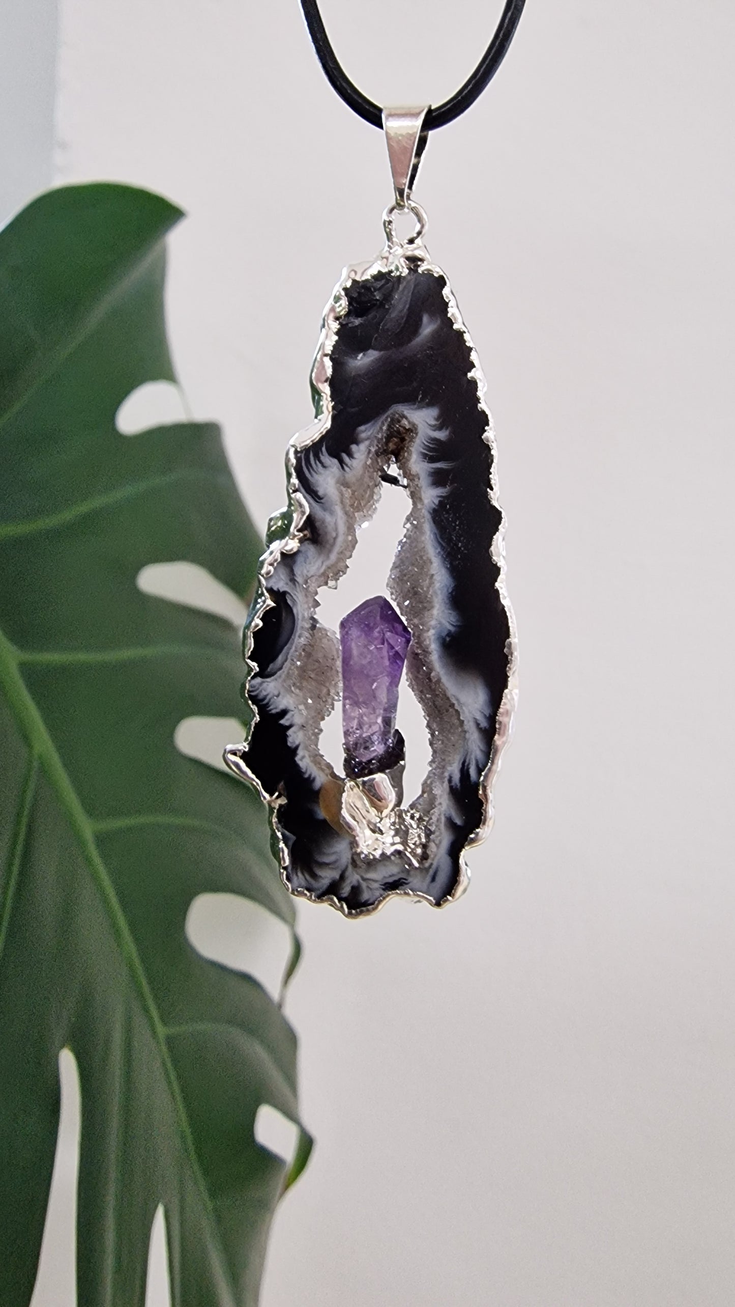 Achatgeode Anhänger Turmalin Amethyst