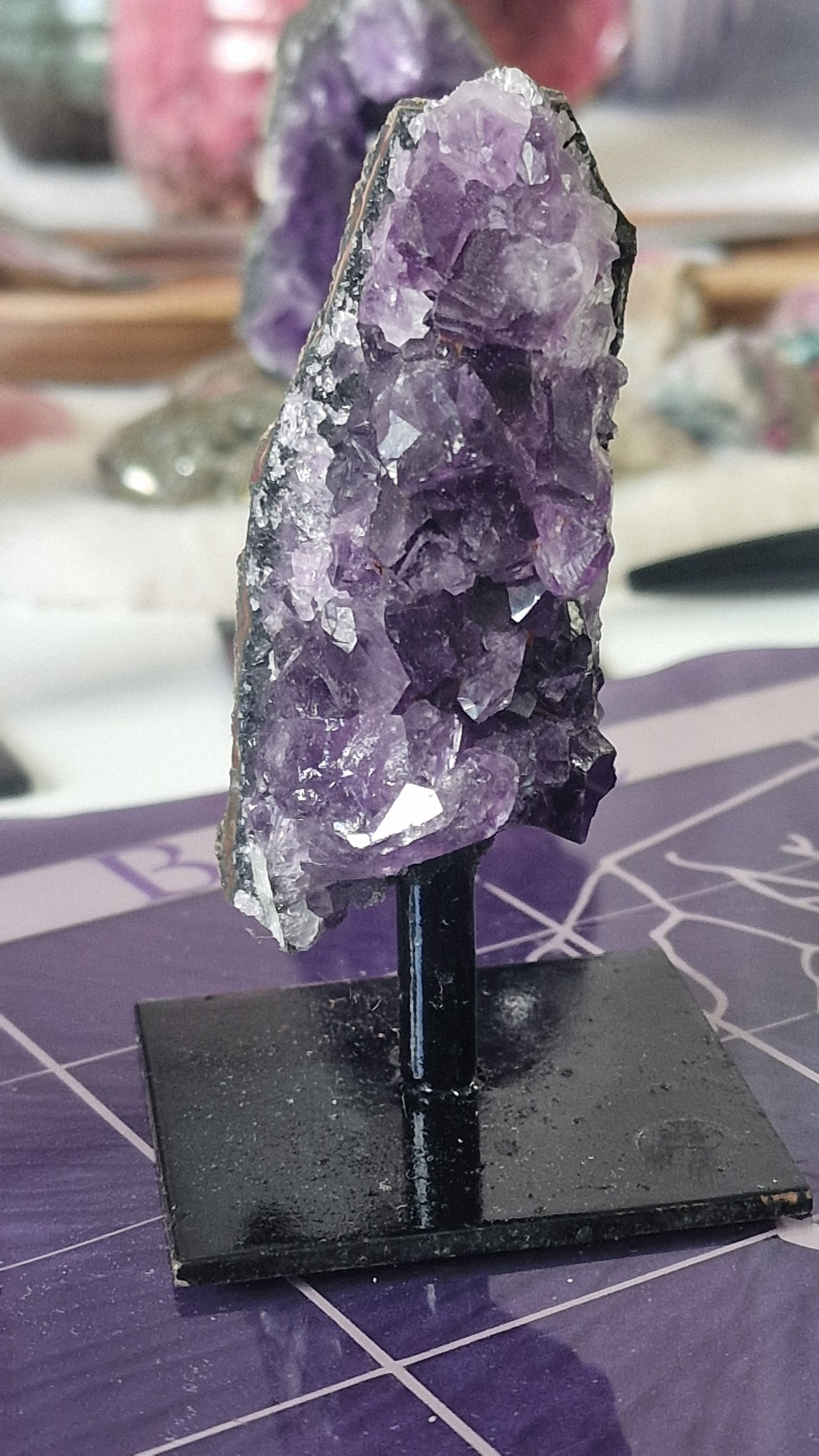 Amethyst auf Ständer