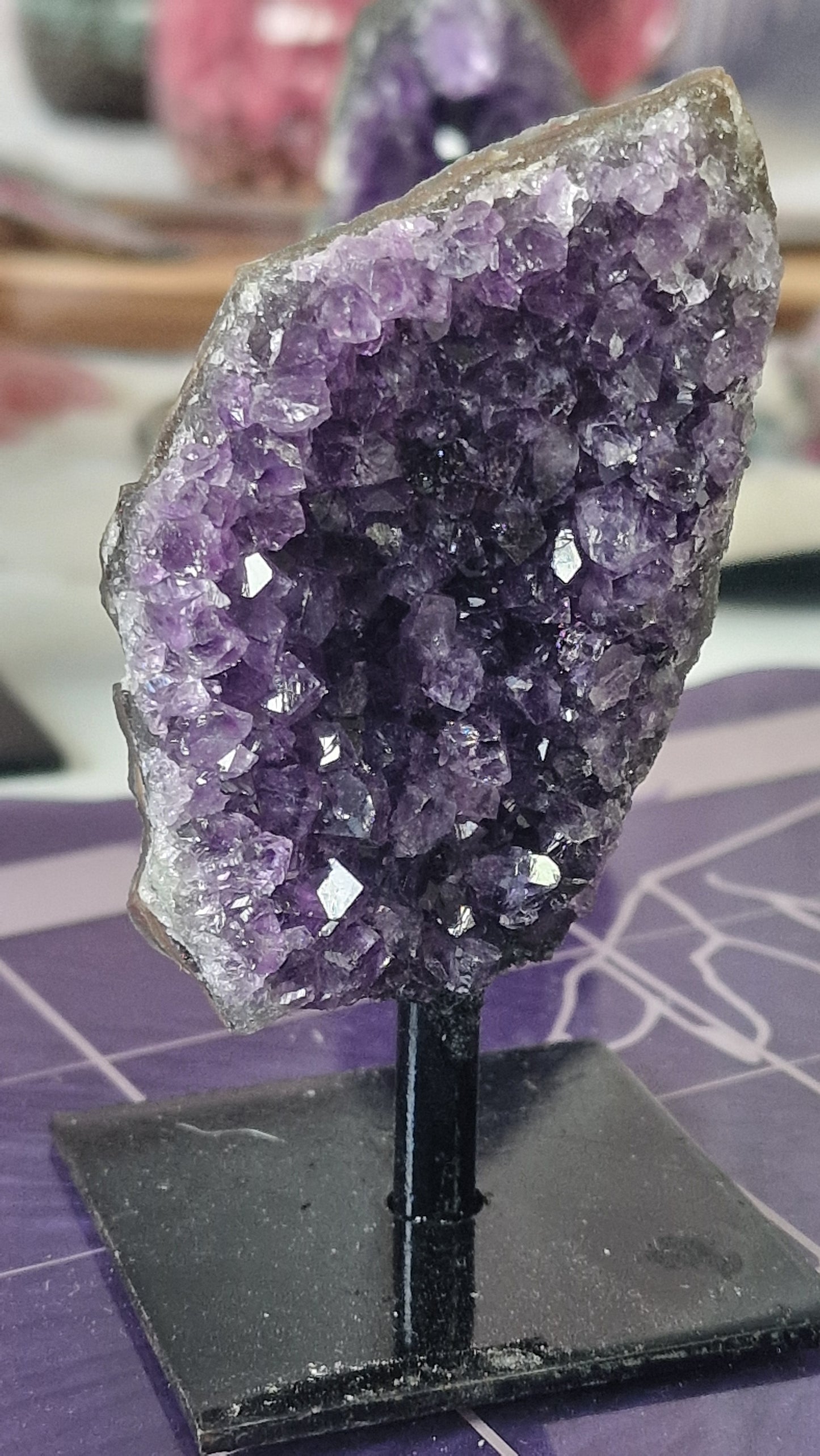 Amethyst auf Ständer