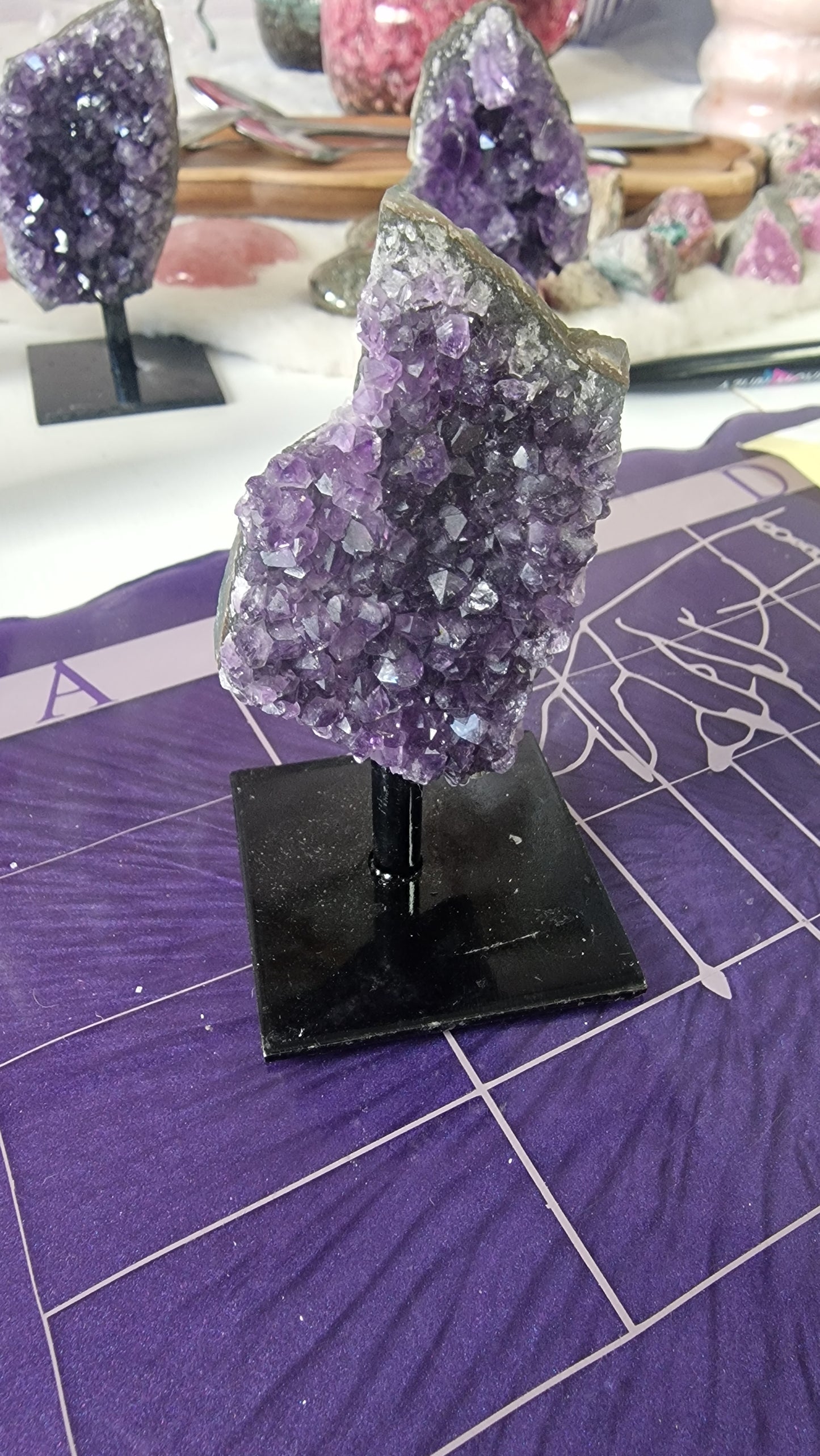 Amethyst auf Ständer