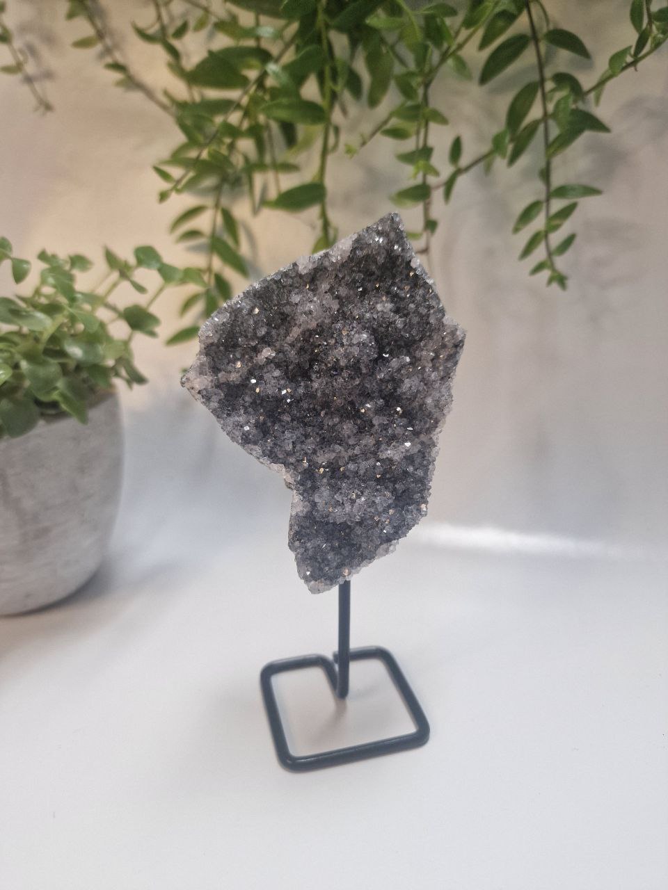 Amethyst Geode auf Ständer